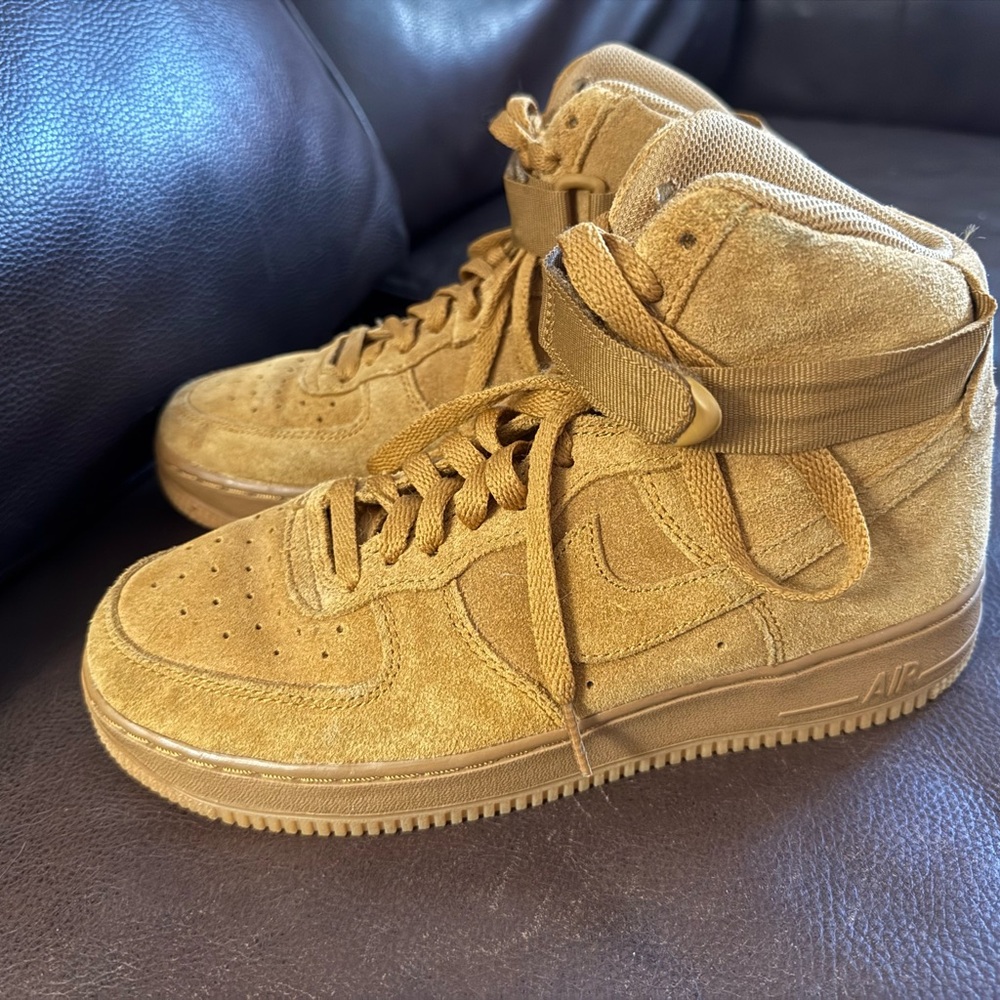 WOMENS 8/YOUTH 6.5 Nike Air